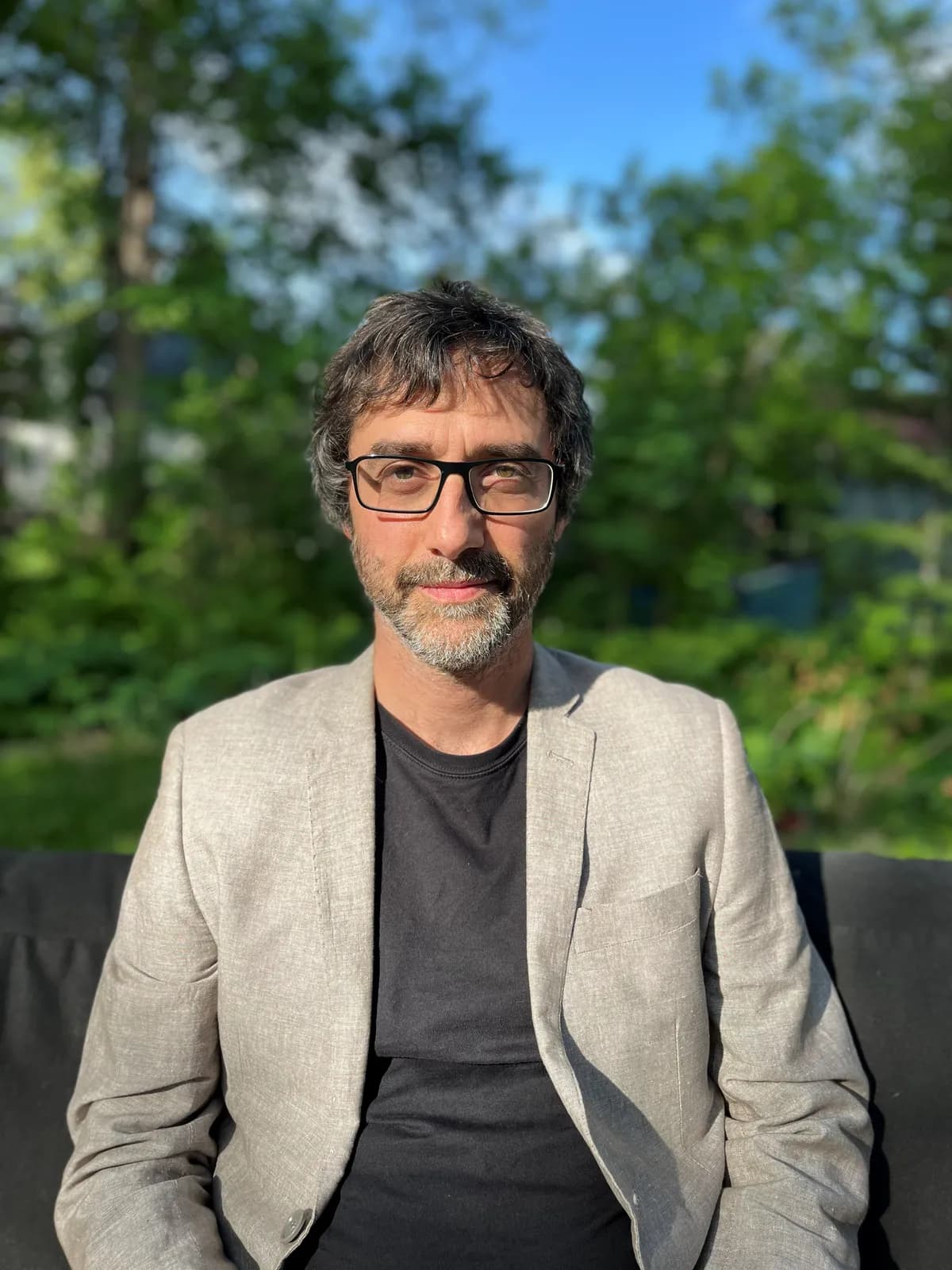 Portrait de Benjamin Lalonde, travailleur social et psychothérapeute.